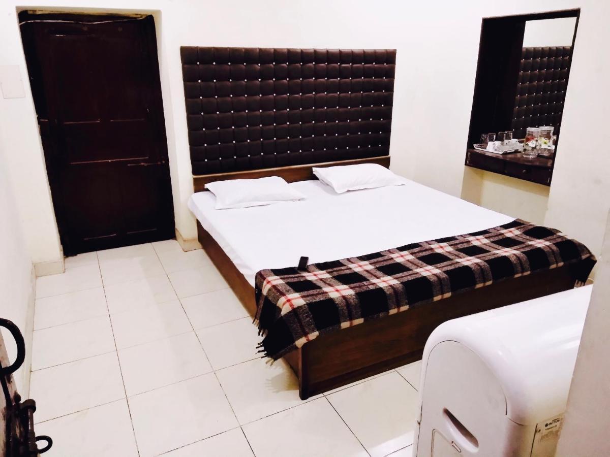 Roop Guest House Lucknow Eksteriør billede