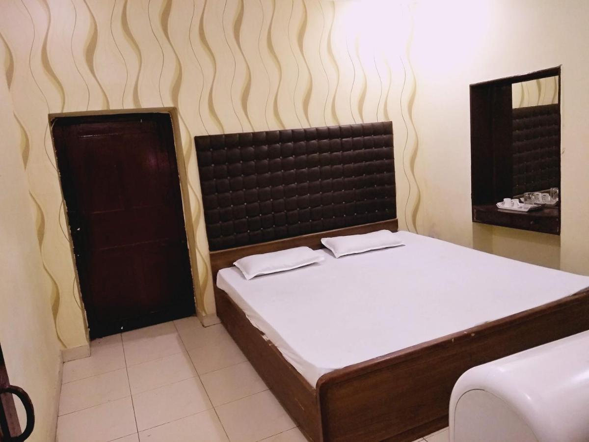 Roop Guest House Lucknow Eksteriør billede
