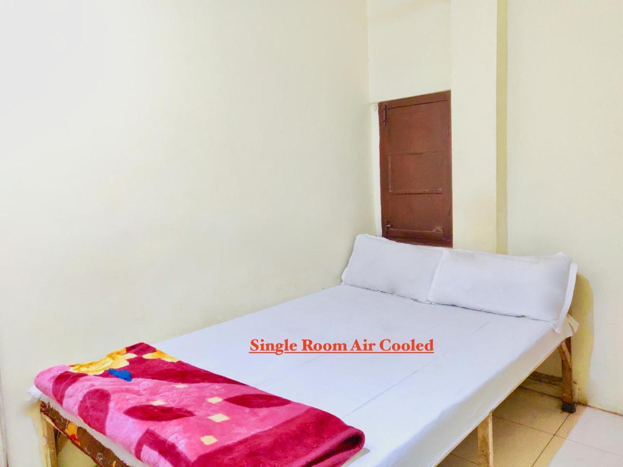 Roop Guest House Lucknow Eksteriør billede
