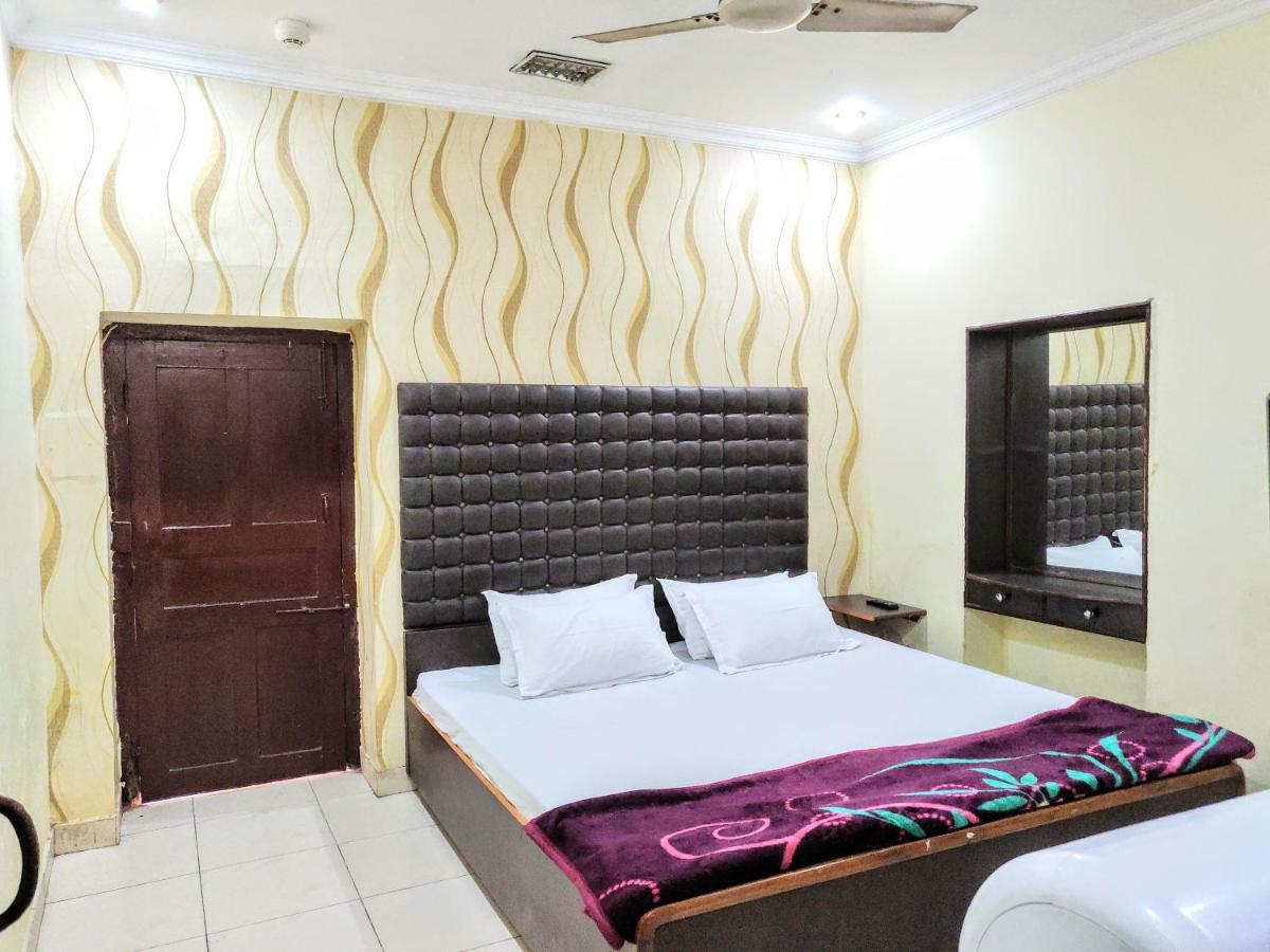 Roop Guest House Lucknow Eksteriør billede